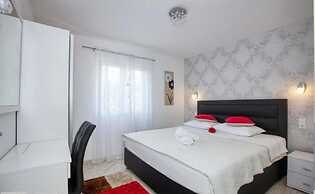 House Mirka