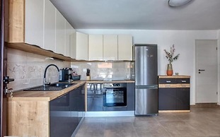 House Mirka