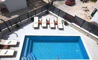 House Mirka