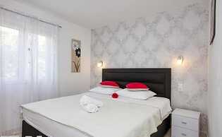 House Mirka