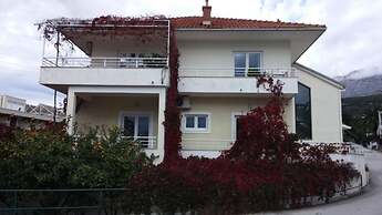 Apartments Maja