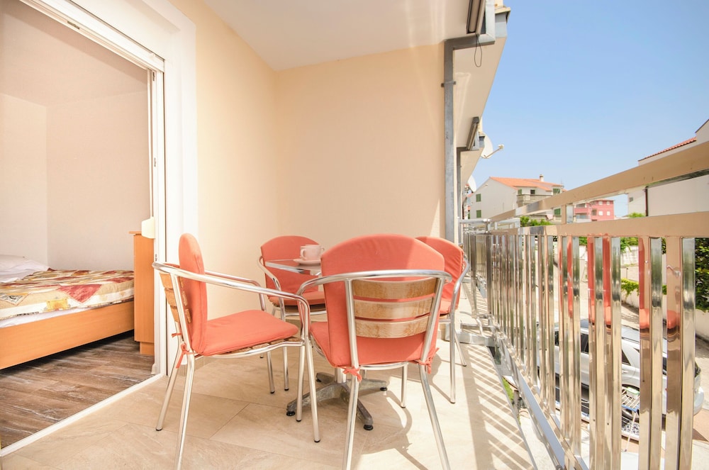 Apartment BR With sea View
