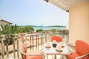 Apartment BR With sea View