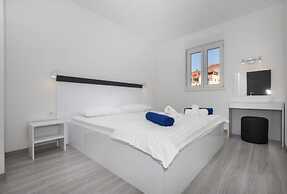 Apartments Jakov