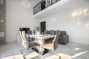 Apartments Jakov
