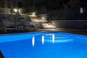 Apartments Jakov