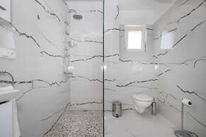 Apartments Jakov
