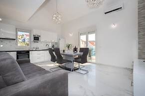 Apartments Jakov
