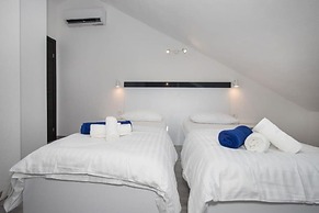 Apartments Jakov