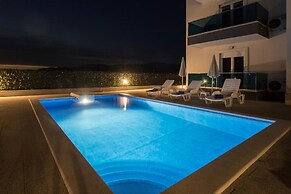 Apartments Jakov