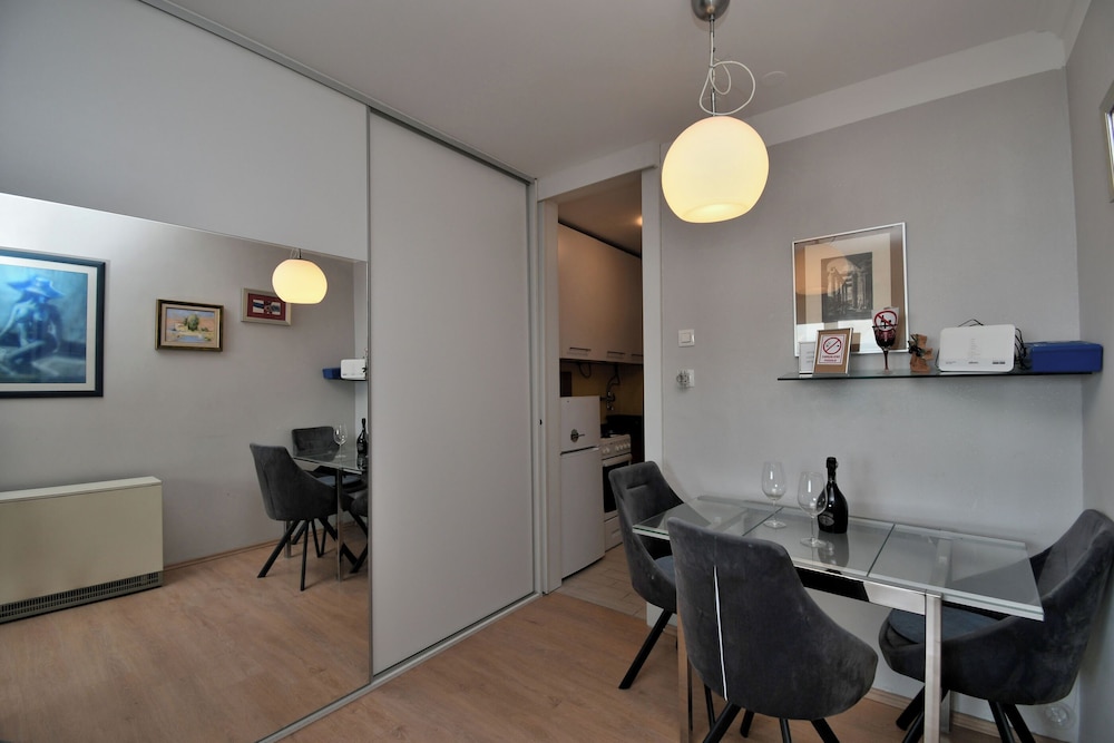 Apartment City