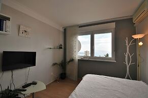 Apartment City