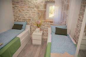 House Villa Karaga