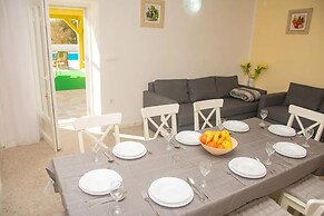 House Villa Karaga