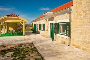 House Villa Karaga