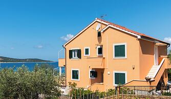 Apartments Delfin
