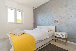 Apartments Delfin