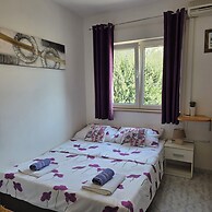 Room Nelly