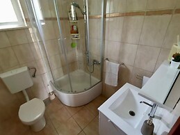 House Ule 2