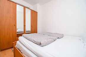 Apartment Agi