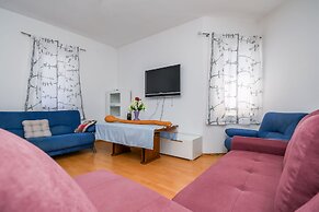 Apartment Agi
