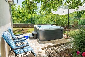 House Tamy - With Jacuzzi