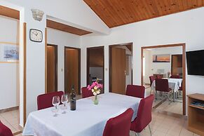 Apartments Krneta