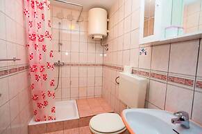 Apartments and Rooms Hope