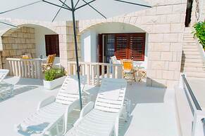 Apartments and Rooms Hope