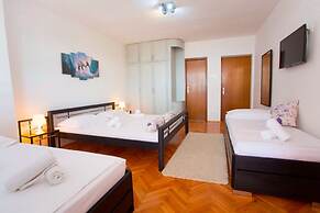 Apartments and Rooms Hope