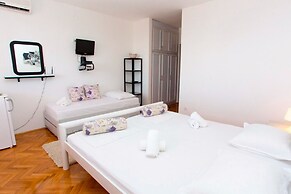 Apartments and Rooms Hope