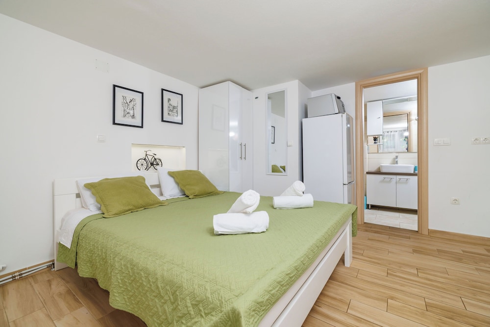 Apartments Jadro