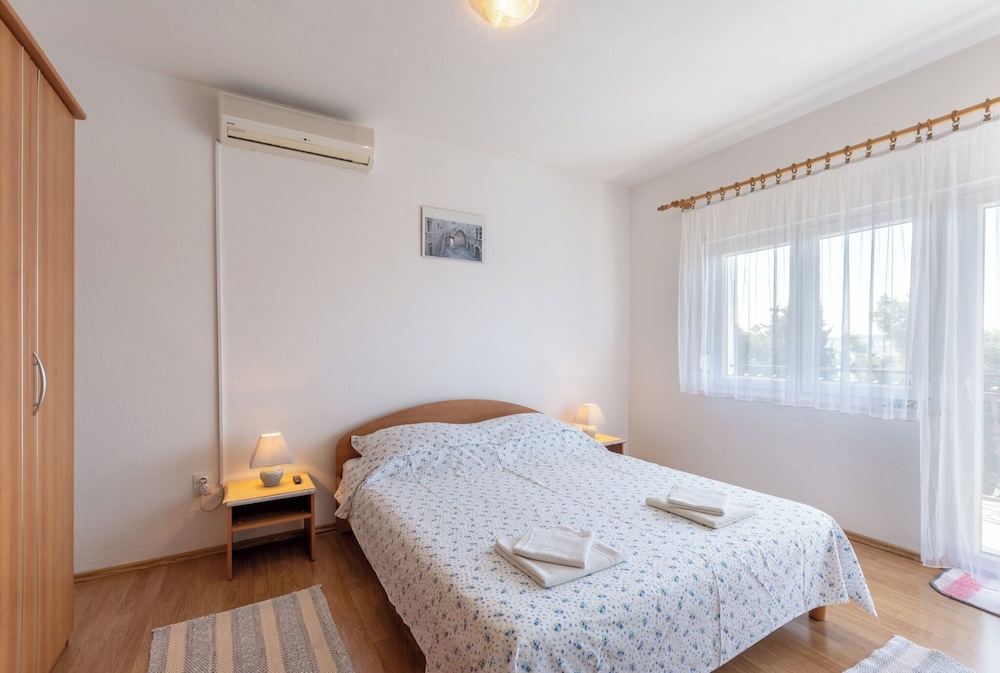 Apartments Mirjana