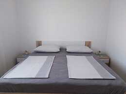 Apartments Tomy
