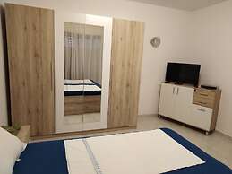 Apartments Tomy