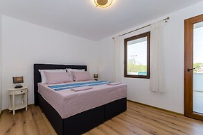 Apartments Lada