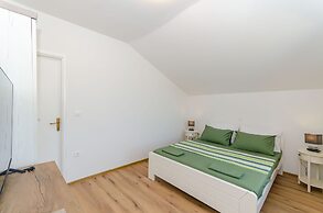Apartments Lada