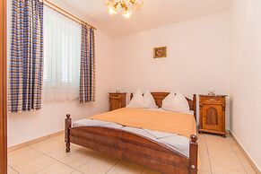 Apartments Antique Ivo