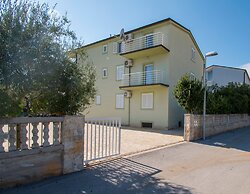 Apartments Antique Ivo