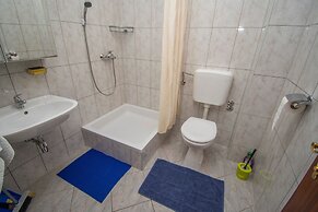 Apartments Antique Ivo