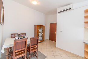 Apartments Antique Ivo