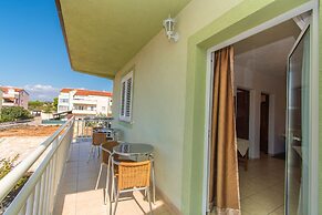Apartments Antique Ivo