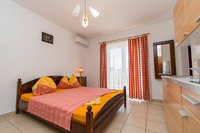 Apartments Antique Ivo