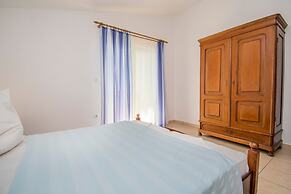 Apartments Antique Ivo