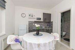 Apartments Beachfront Srima