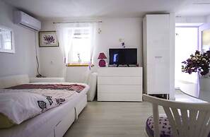 House Marie's Lavander Dream