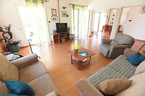 House Mrcela 200m From Beach