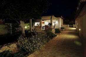 House Mrcela 200m From Beach