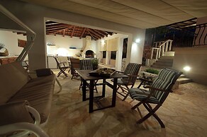 House Mrcela 200m From Beach