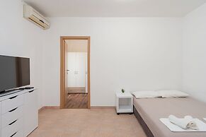 Apartments Snjeza